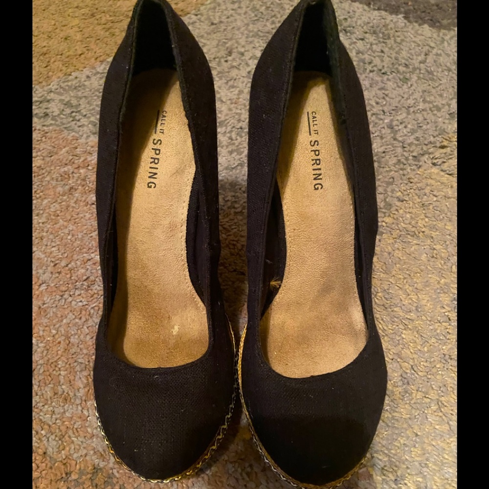 Black wedges size 7.5